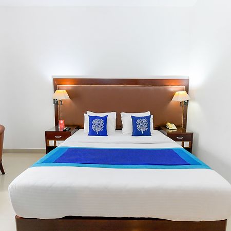 Oyo 7188 Ajantha Regency Hotell Kochi Eksteriør bilde