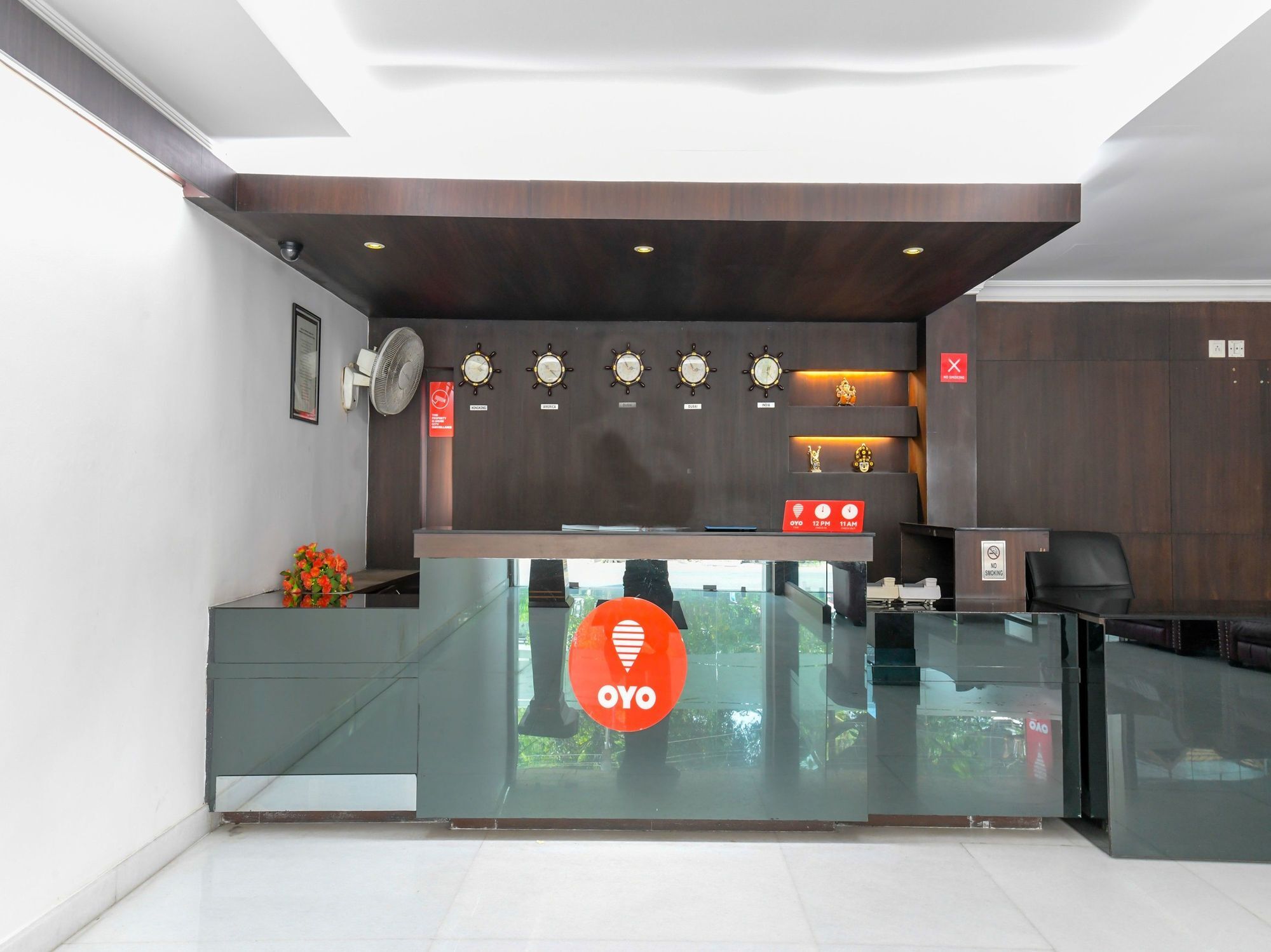 Oyo 7188 Ajantha Regency Hotell Kochi Eksteriør bilde